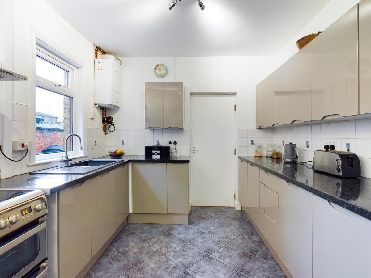 Cheerful 3 Bedroom Home With Free Parking And Wifi Chester Exterior foto