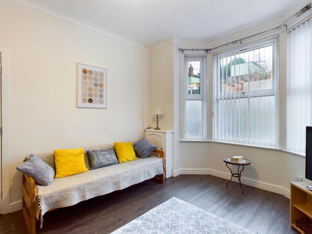 Cheerful 3 Bedroom Home With Free Parking And Wifi Chester Exterior foto